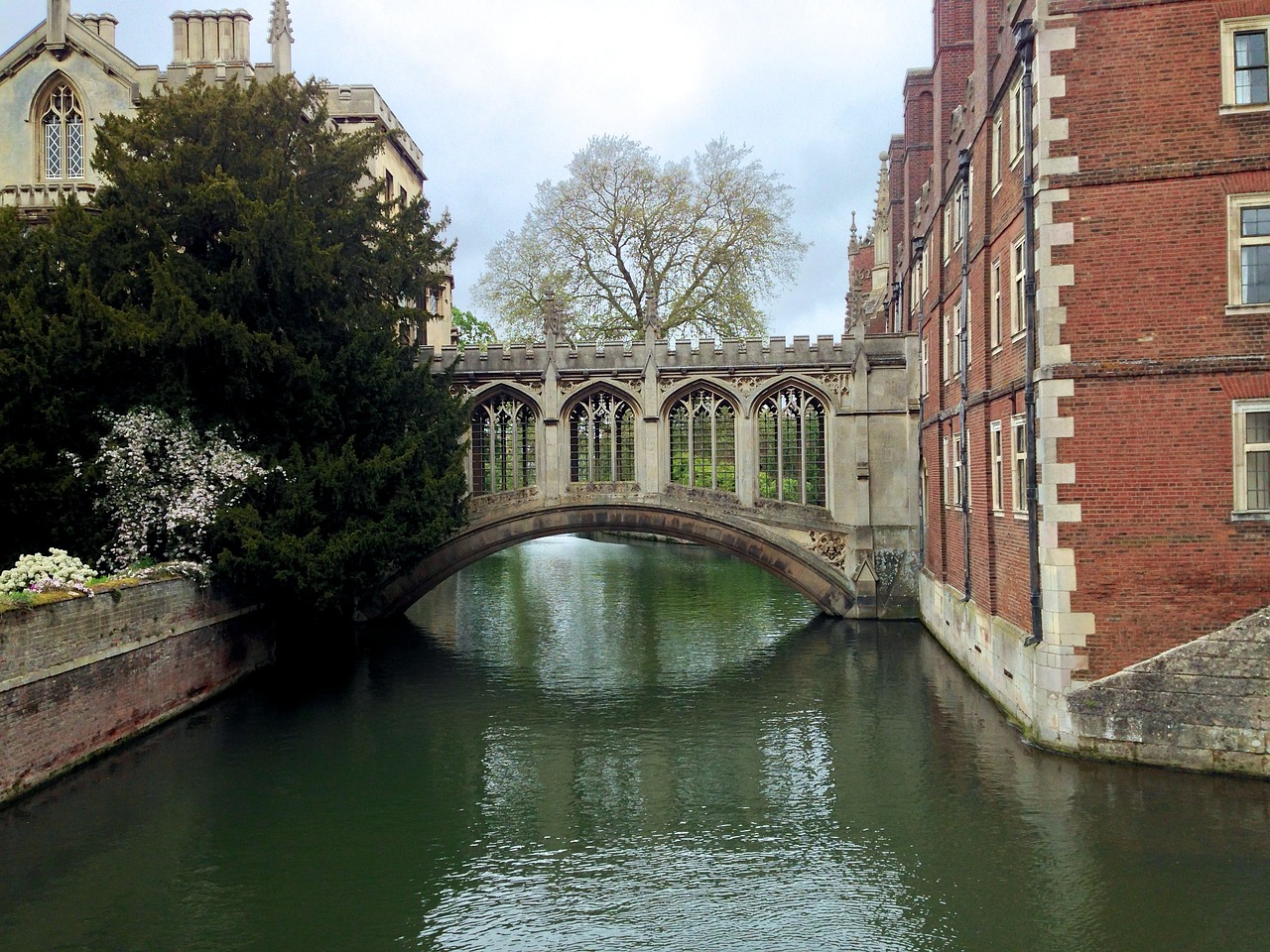 Cambridge City Bridge Architecture